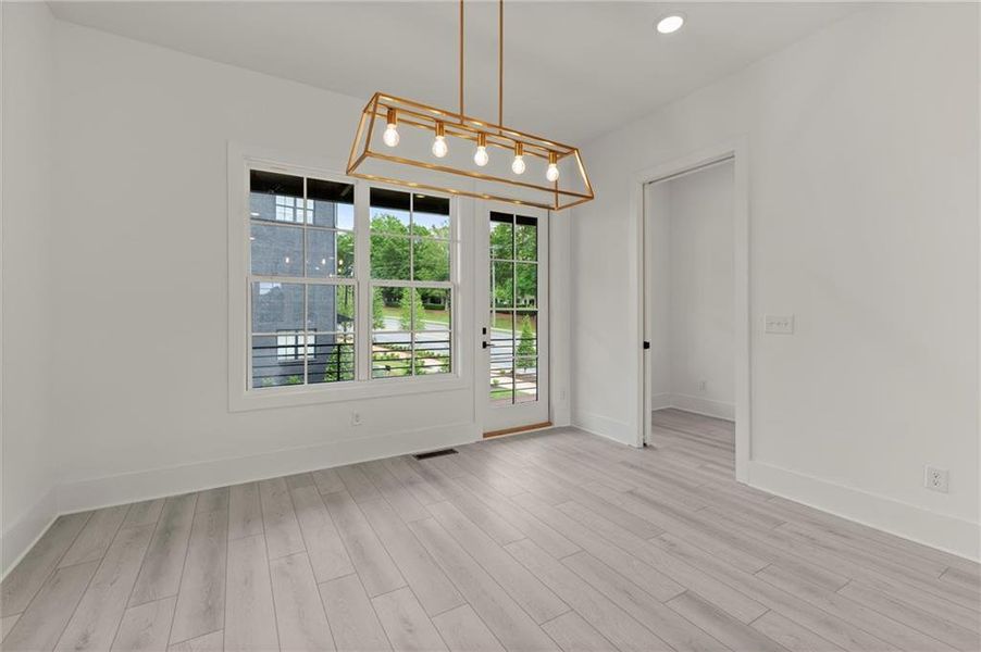 Spacious, unfurnished interior of a new home in , Alpharetta (Image 29).