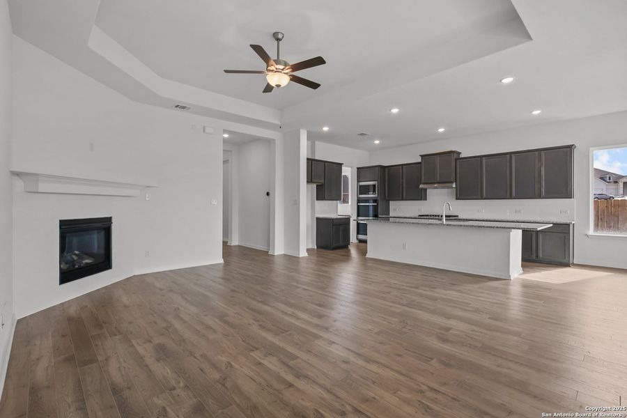 Spacious, unfurnished interior of a new home in Homestead, Schertz (Image 24).