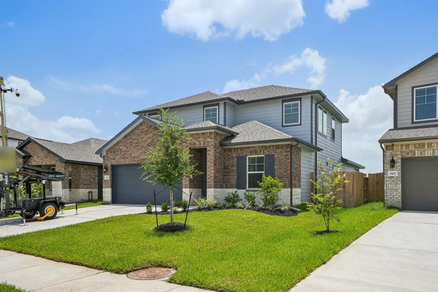 Photo is not of the actual home, but is an inspirational photo of builder’s model home and may depict options, furnishings, and/or decorator features that are not included Photo is not of the actual home, but is an inspirational photo of builder’s model home and may depict options, furnishings, and/or decorator features that are not included