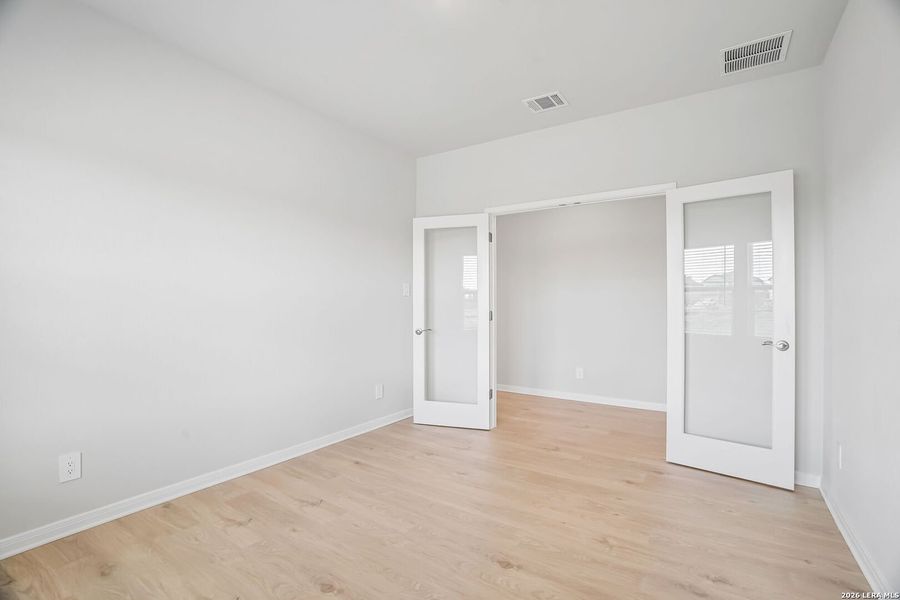 Spacious, unfurnished interior of a new home in Carmel Ranch, Schertz (Image 31).