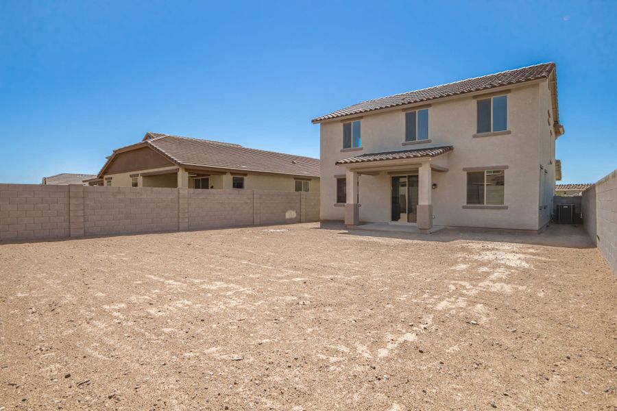 Lot 60 | Backyard with Covered Patio | Antelope | Bentridge – Canyon Series | Buckeye, AZ | Landsea Homes