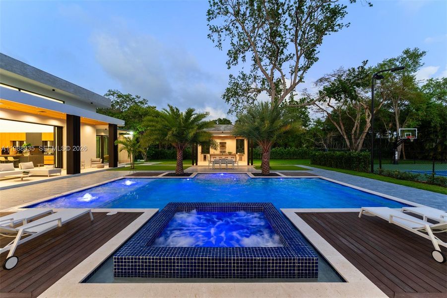 Exterior details and patio area of a home in , Miami (Image 25).