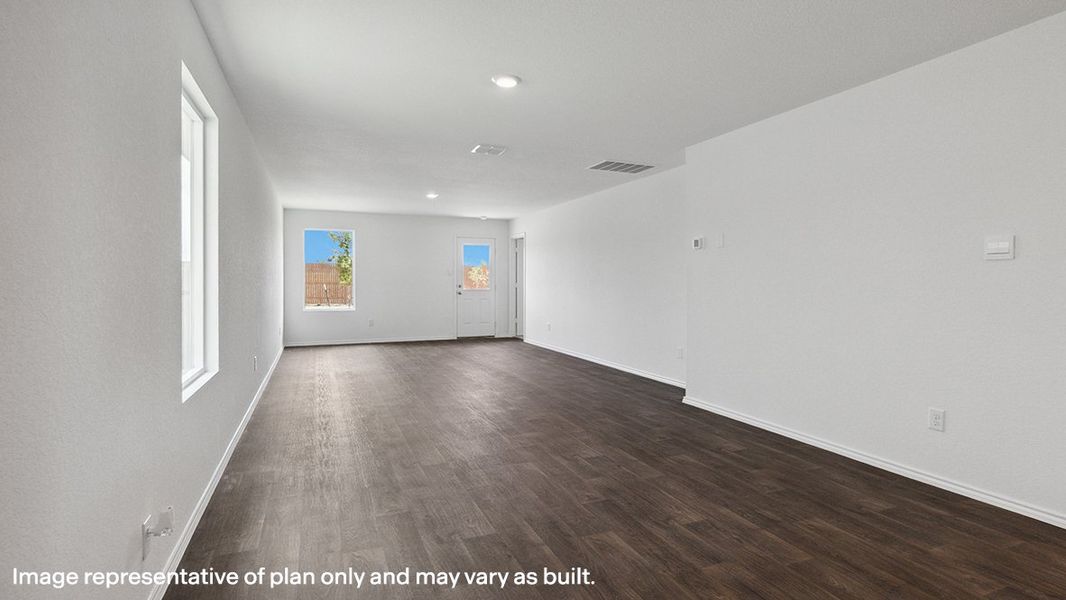 Spacious, unfurnished interior of a new home in Lucero, San Antonio (Image 15).