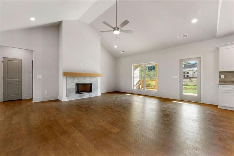 Spacious, unfurnished interior of a new home in SteepleChase, Hoschton (Image 37).