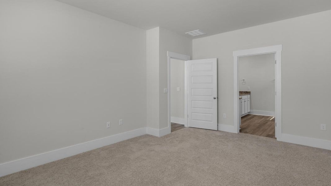 Spacious, unfurnished interior of a new home in Rolling Hills, Bolivia (Image 21).