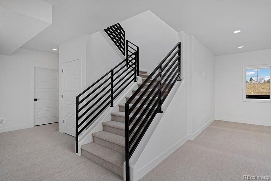 Spacious, unfurnished interior of a new home in , Fort Collins (Image 32).