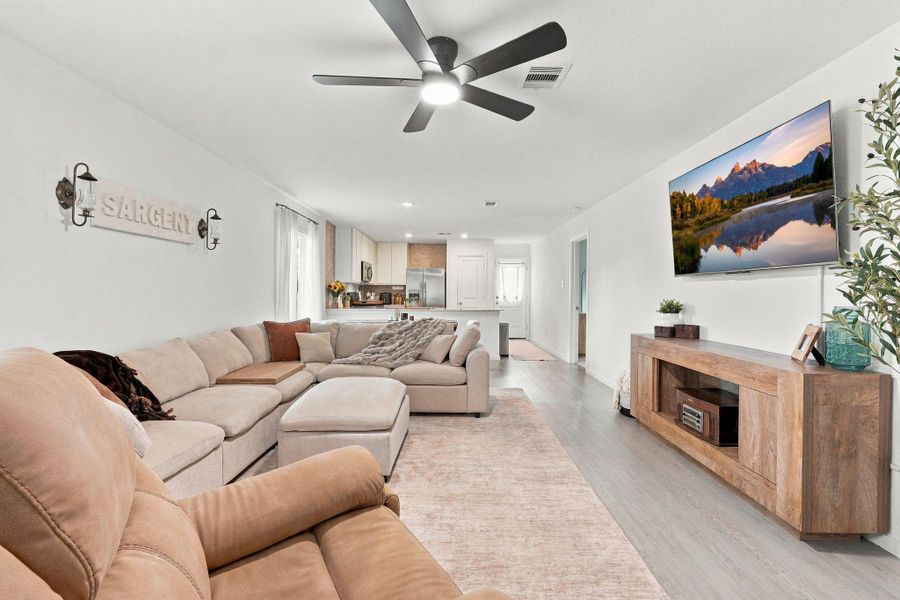 Furnished interior view inside a new home in Caney Mills, Conroe (Image 8).
