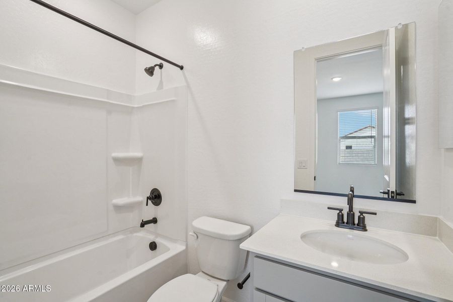 24-web-or-mls-W Brown St-S0104-024