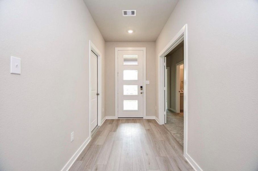 Spacious, unfurnished interior of a new home in Arabella on the Prairie, Richmond (Image 30).