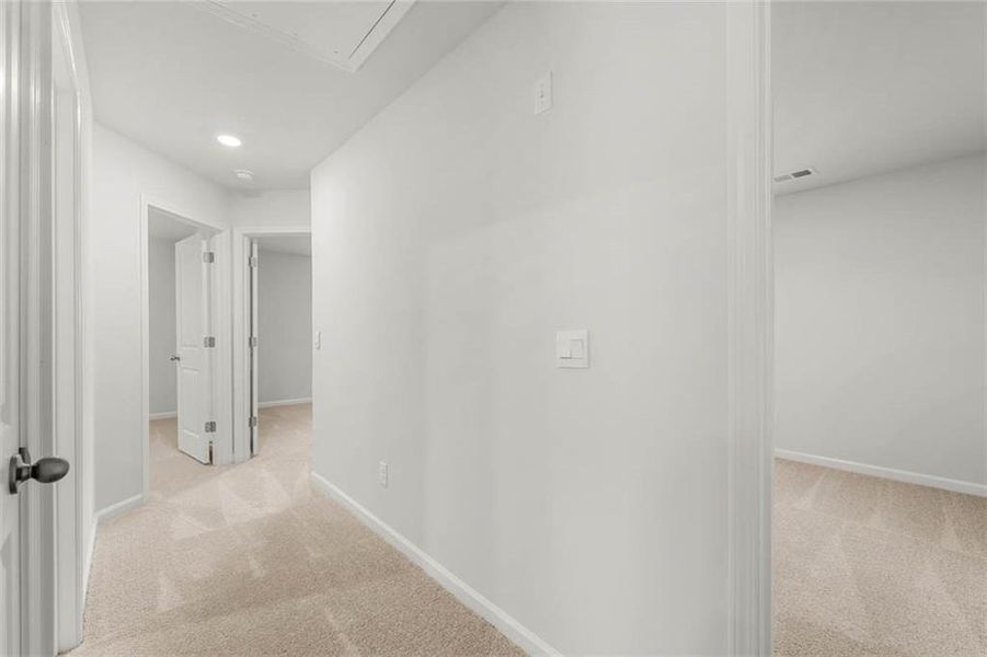 Spacious, unfurnished interior of a new home in Shoal Creek, Hampton (Image 20).