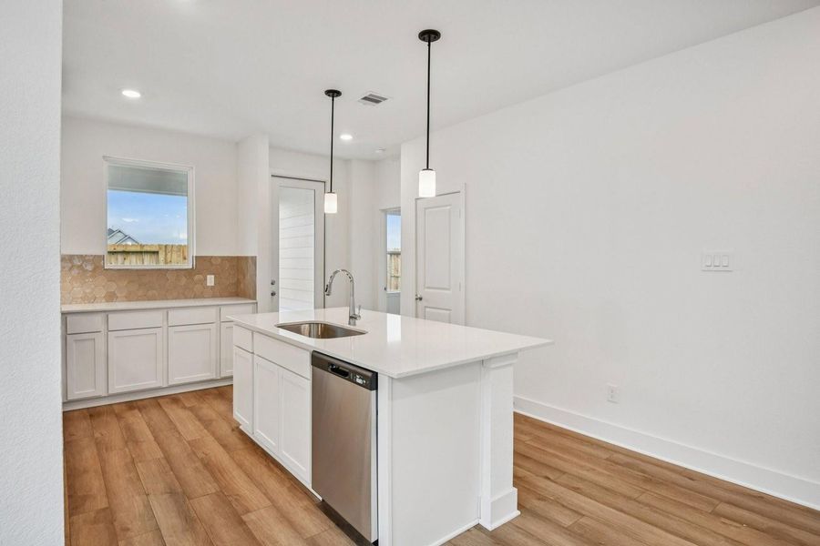 21522 Berry Crest Kitchen Island 21522 Berry Crest Kitchen Island