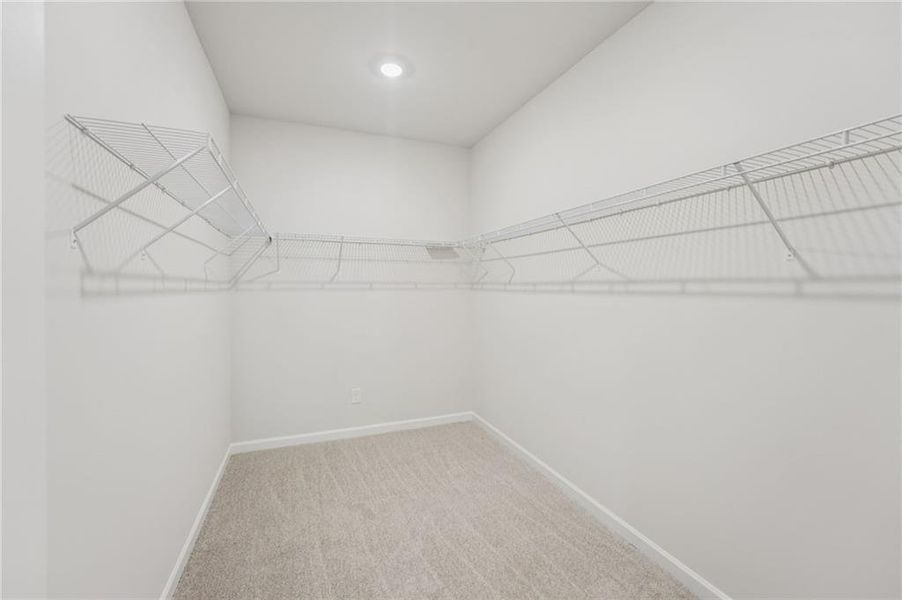 Spacious, unfurnished interior of a new home in Westmont Preserve, Powder Springs (Image 32).