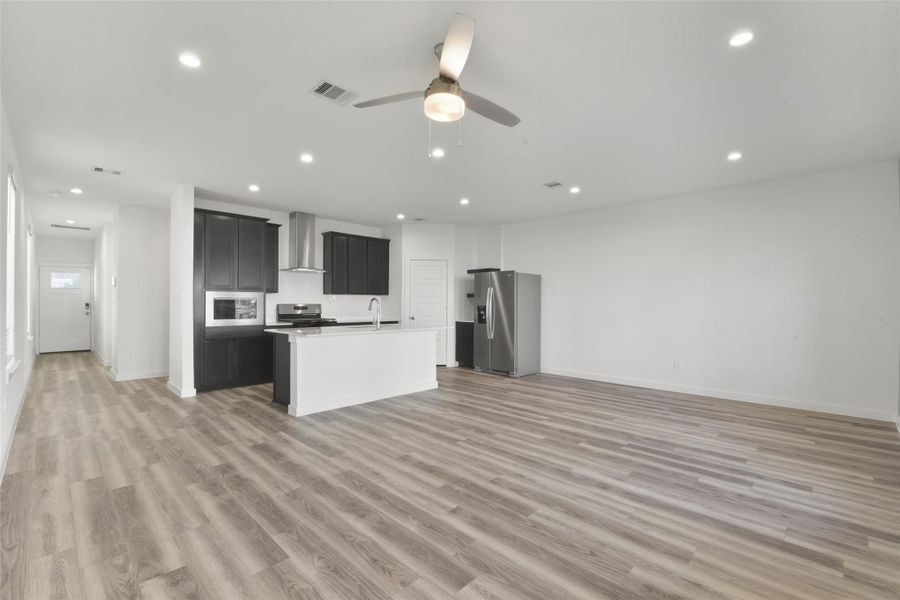 Spacious, unfurnished interior of a new home in City Gate North, Houston (Image 16).