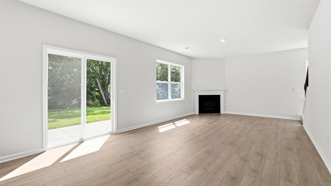 Spacious, unfurnished interior of a new home in Woodglen, Piedmont (Image 18).
