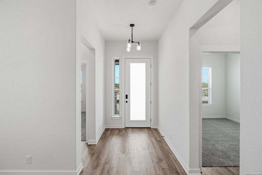 Spacious, unfurnished interior of a new home in The Crossvine, Schertz (Image 18).