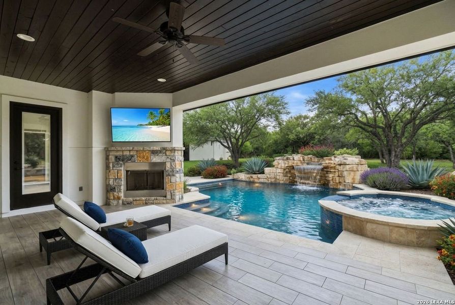 Exterior details and patio area of a home in , New Braunfels (Image 49).