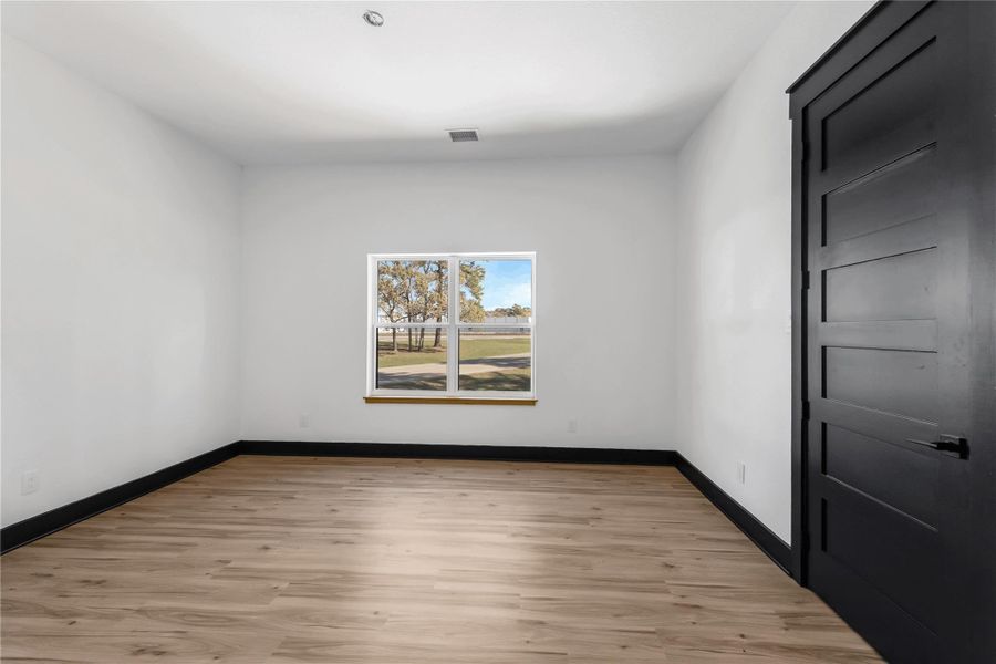 Spacious, unfurnished interior of a new home in , Willis (Image 23).