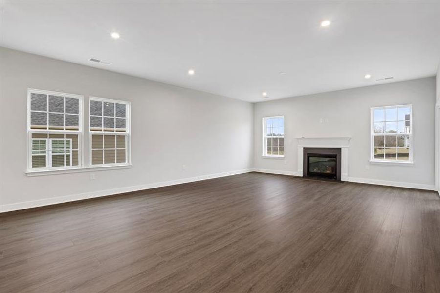 Spacious, unfurnished interior of a new home in Newberry 55+, McDonough (Image 19).
