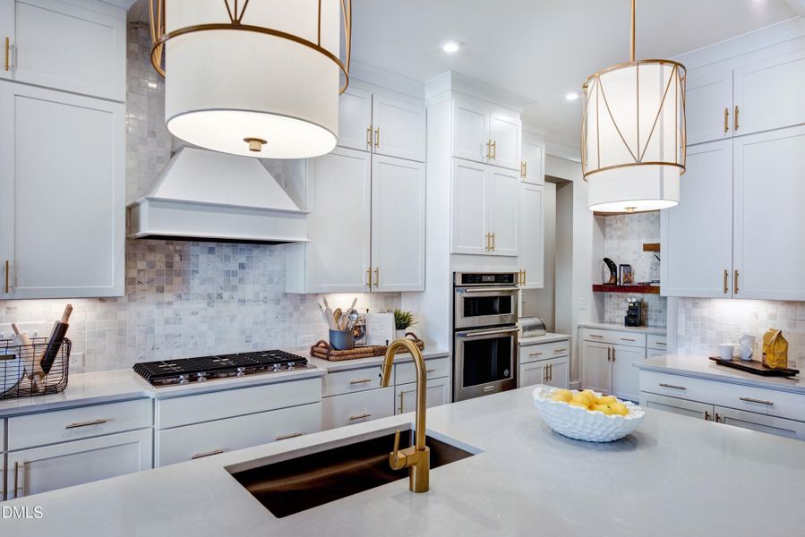 LOCE_0058_00-Sebastian J_Kitchen 05