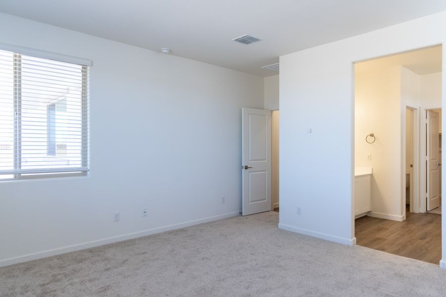 Spacious, unfurnished interior of a new home in Rancho Mirage, Maricopa (Image 37). Spacious, unfurnished interior of a new home in Rancho Mirage, Maricopa (Image 37).