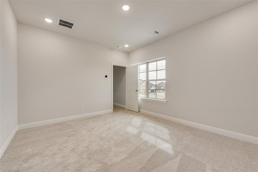 Spacious, unfurnished interior of a new home in Sutton Fields, Celina (Image 23).