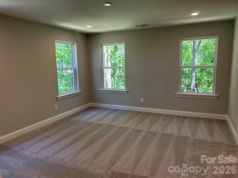 Spacious, unfurnished interior of a new home in , Gastonia (Image 11).