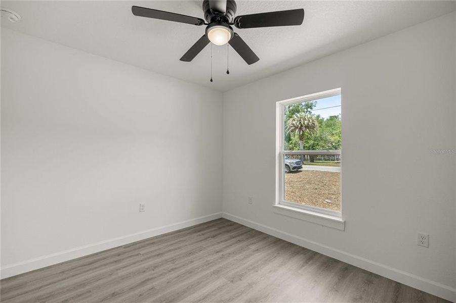 Spacious, unfurnished interior of a new home in , Dunnellon (Image 17).