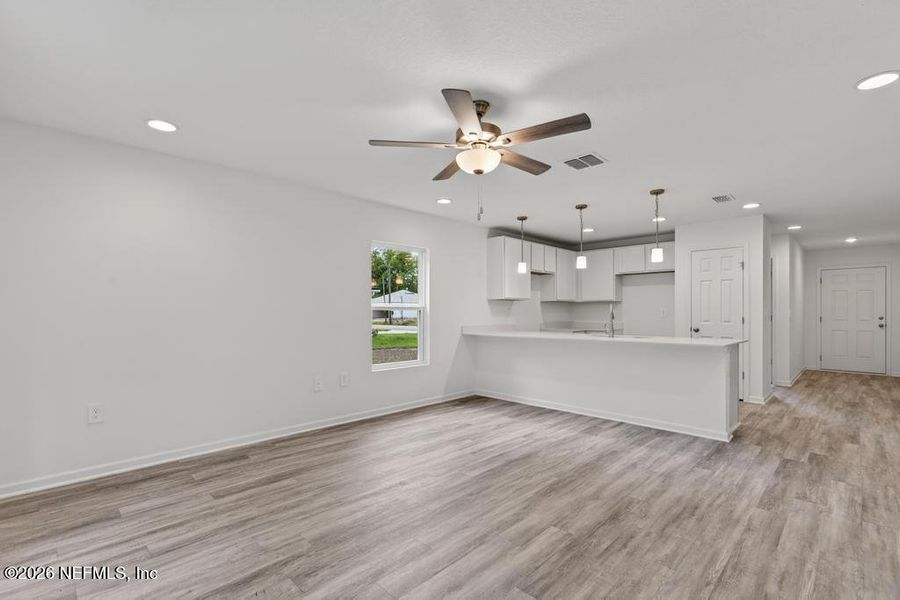Spacious, unfurnished interior of a new home in , Jacksonville (Image 35).