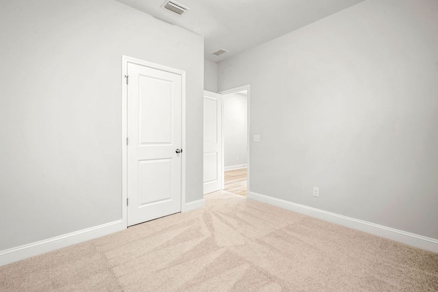 Spacious, unfurnished interior of a new home in Salem Bay, Beaufort (Image 21).