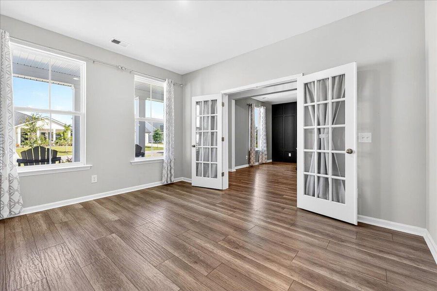 Spacious, unfurnished interior of a new home in , Summerville (Image 21).