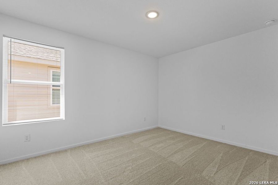 Spacious, unfurnished interior of a new home in Friendship Oaks, Fredericksburg (Image 16).