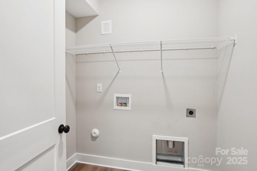 Image 40 of a home in .