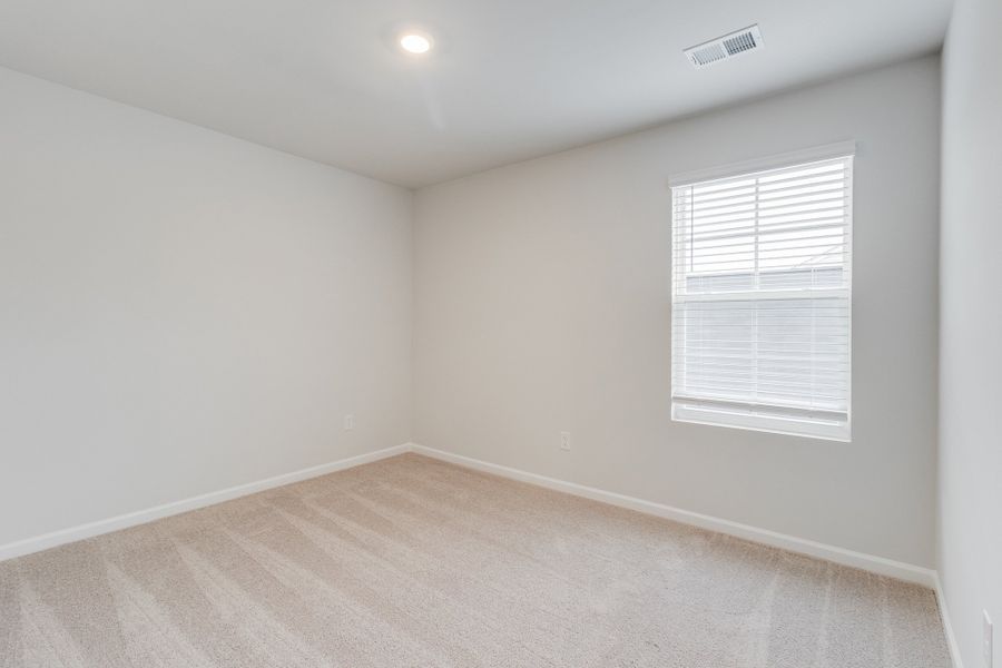 Spacious, unfurnished interior of a new home in Killians Crossing, Blythewood (Image 31).