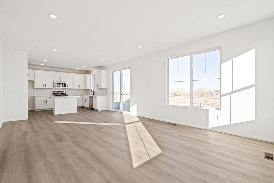 Spacious, unfurnished interior of a new home in The Nest Classic at Canyon Creek, Erie (Image 6).