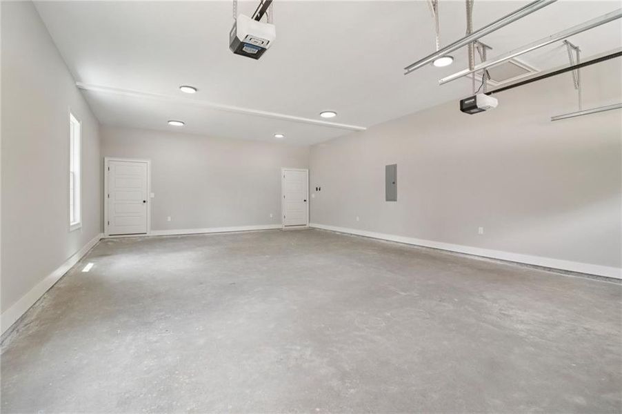 Spacious, unfurnished interior of a new home in , Lilburn (Image 78).