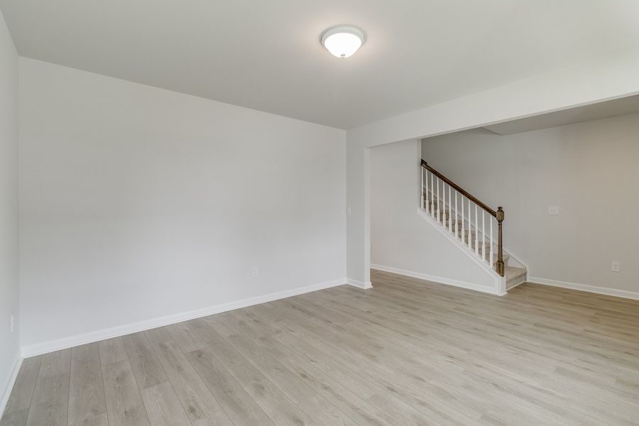 Spacious, unfurnished interior of a new home in Winston Point, Gilbert (Image 15).