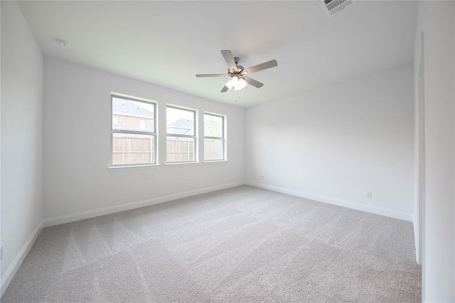 Spacious, unfurnished interior of a new home in Valencia on the Lake: Valencia 50s, Little Elm (Image 28). Spacious, unfurnished interior of a new home in Valencia on the Lake: Valencia 50s, Little Elm (Image 28).