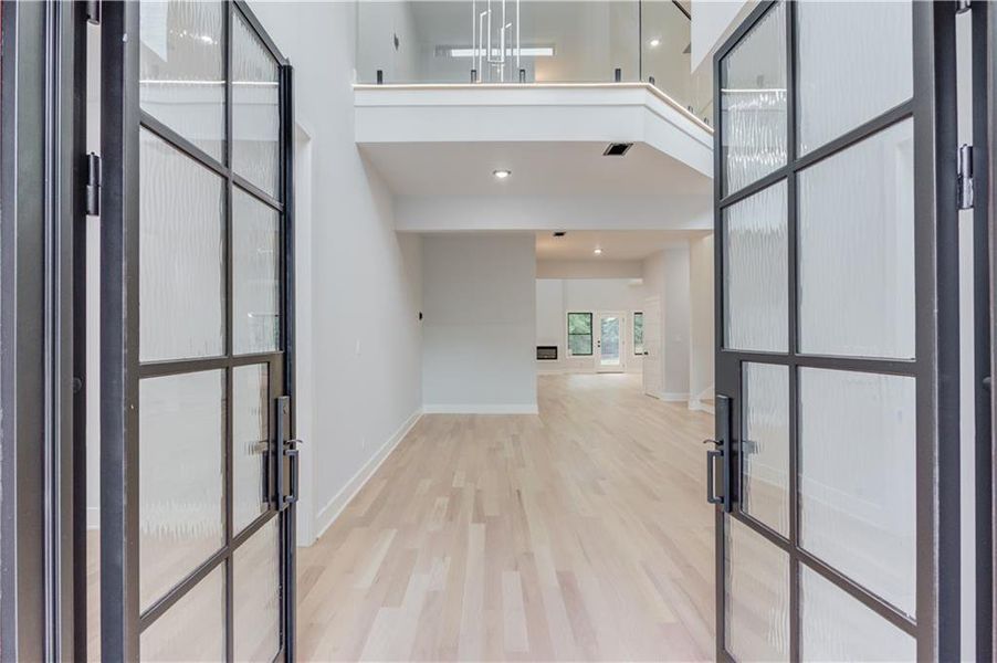 Spacious, unfurnished interior of a new home in , Atlanta (Image 25). Spacious, unfurnished interior of a new home in , Atlanta (Image 25).