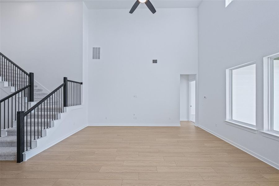 Spacious, unfurnished interior of a new home in , Buda (Image 18).