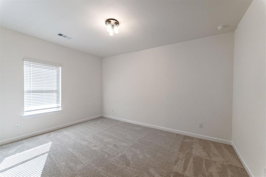 Spacious, unfurnished interior of a new home in Sonoma Verde, Rockwall (Image 18).