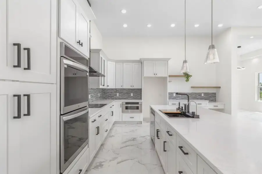 16-web-or-mls-116 Longview Way N-15