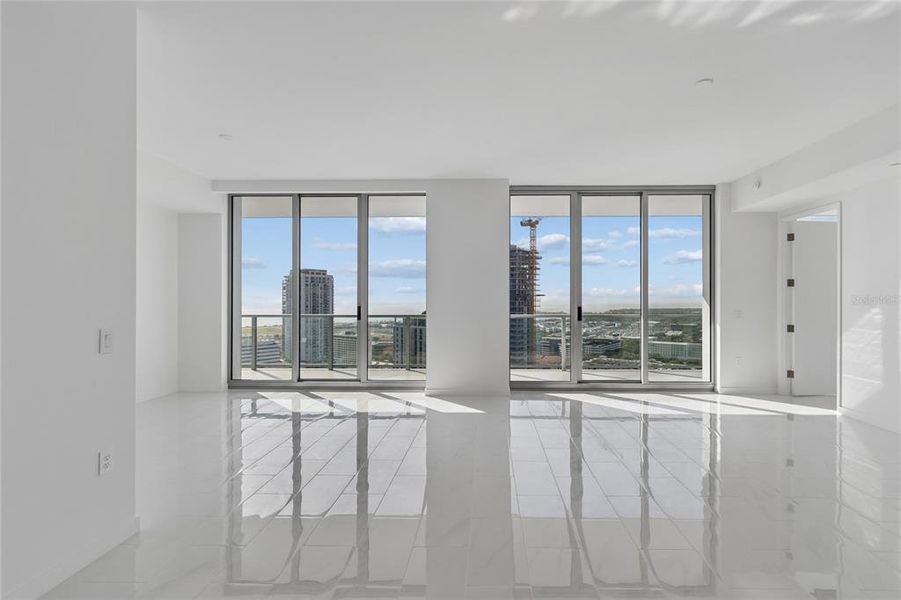 Spacious, unfurnished interior of a new home in , St. Petersburg (Image 52).