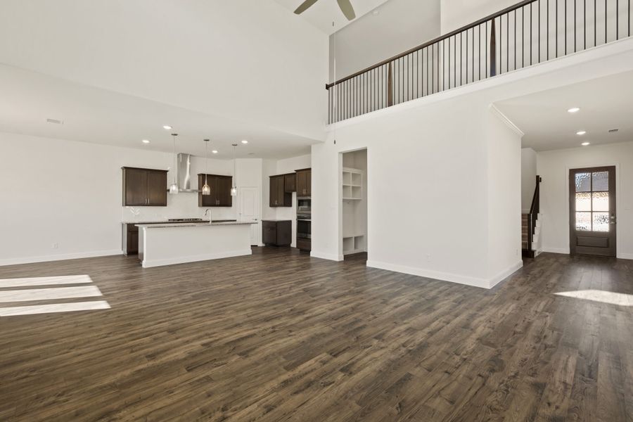 Spacious, unfurnished interior of a new home in Lake Breeze, Lavon (Image 20).
