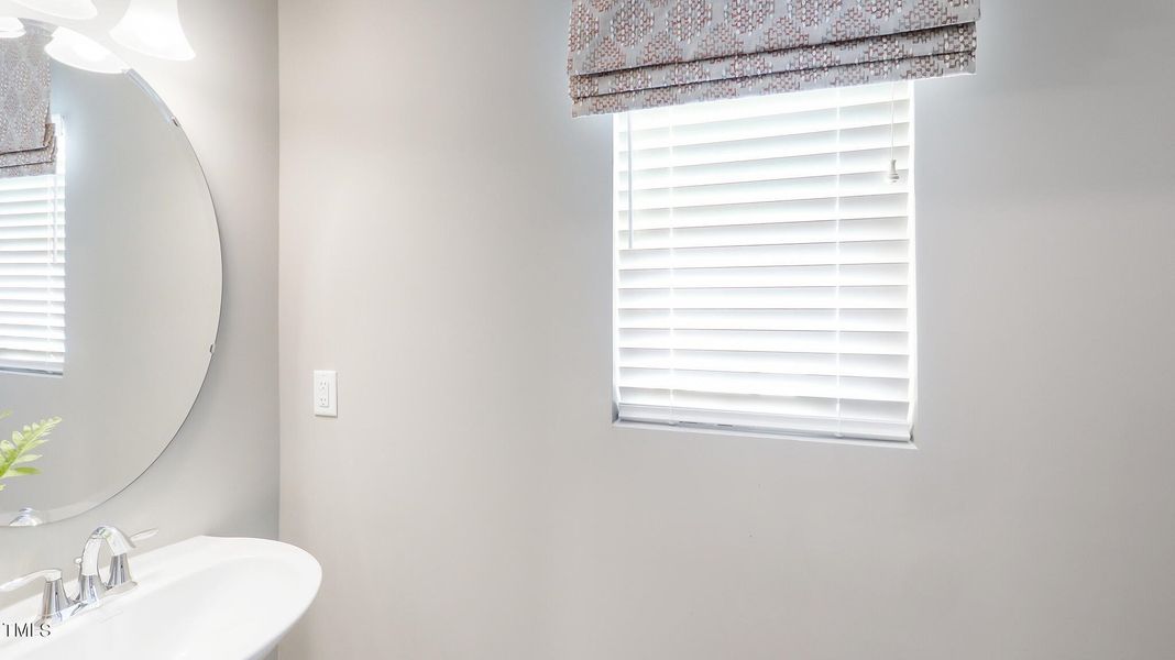 12_163GremarDr_012_mls