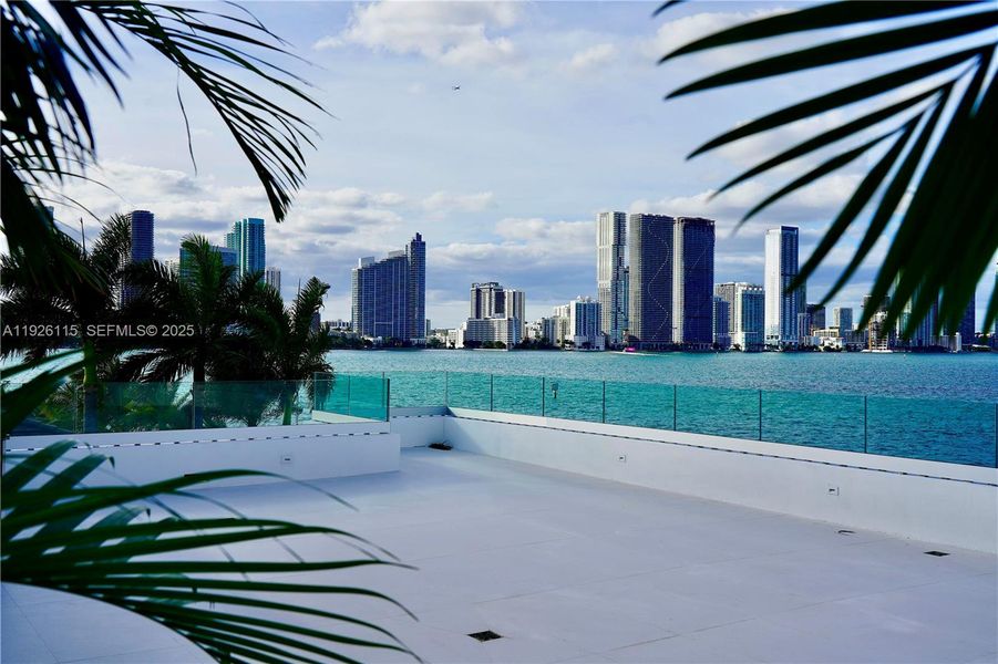 Condo located in Miami, FL showcasing its design and architecture (Image 3). Condo located in Miami, FL showcasing its design and architecture (Image 3).