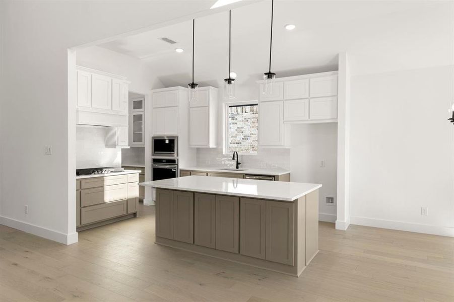 Furnished interior view inside a new home in Edgewood Creek, Celina (Image 15).