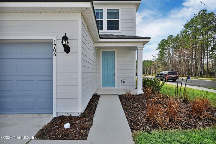 Exterior details and patio area of a home in Murray Farms, Middleburg (Image 28).