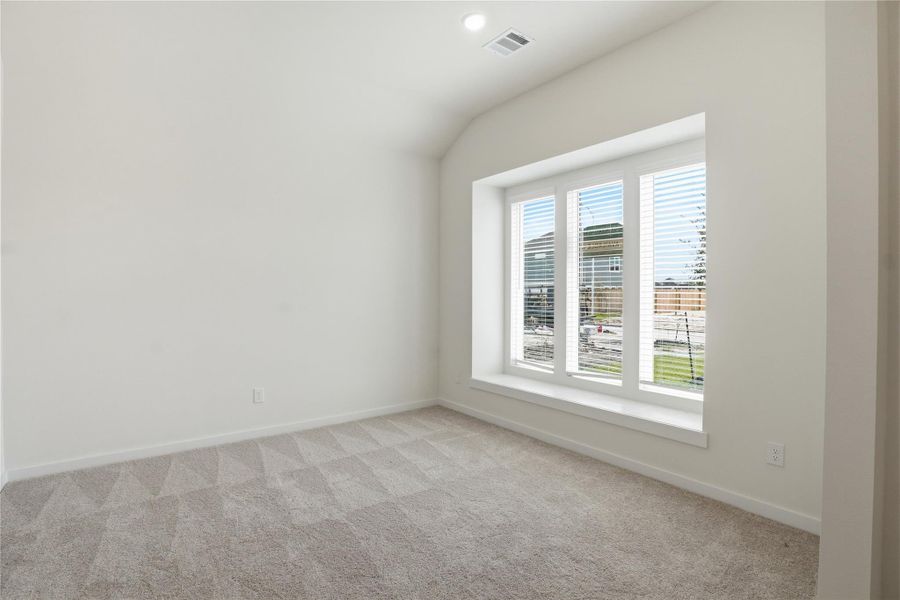 Spacious, unfurnished interior of a new home in Foxtail Palms, Manvel (Image 39).