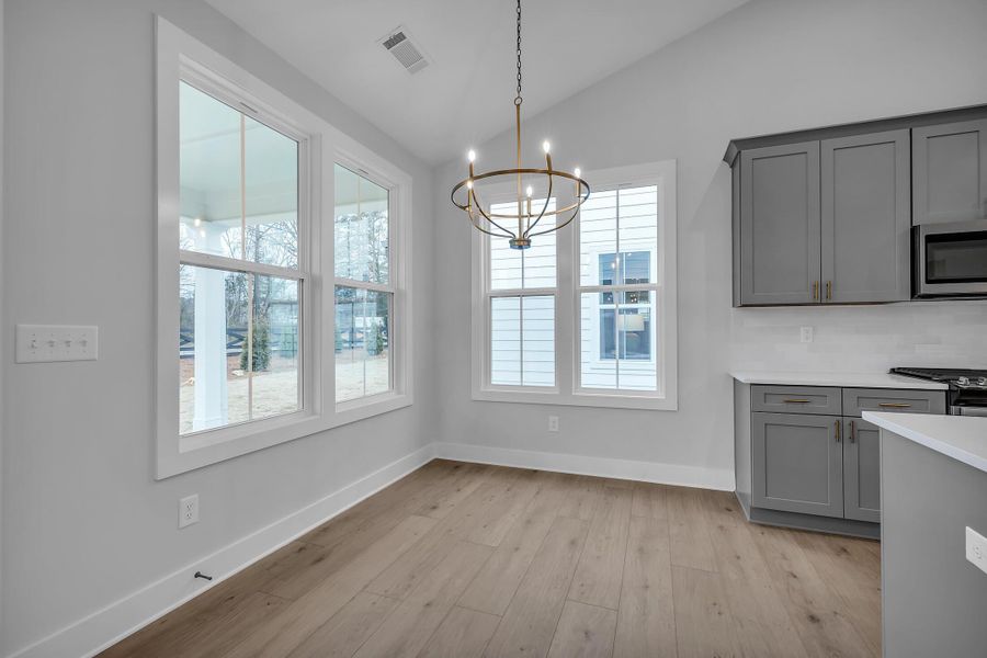 Spacious, unfurnished interior of a new home in Social Circle, Chattanooga (Image 6).
