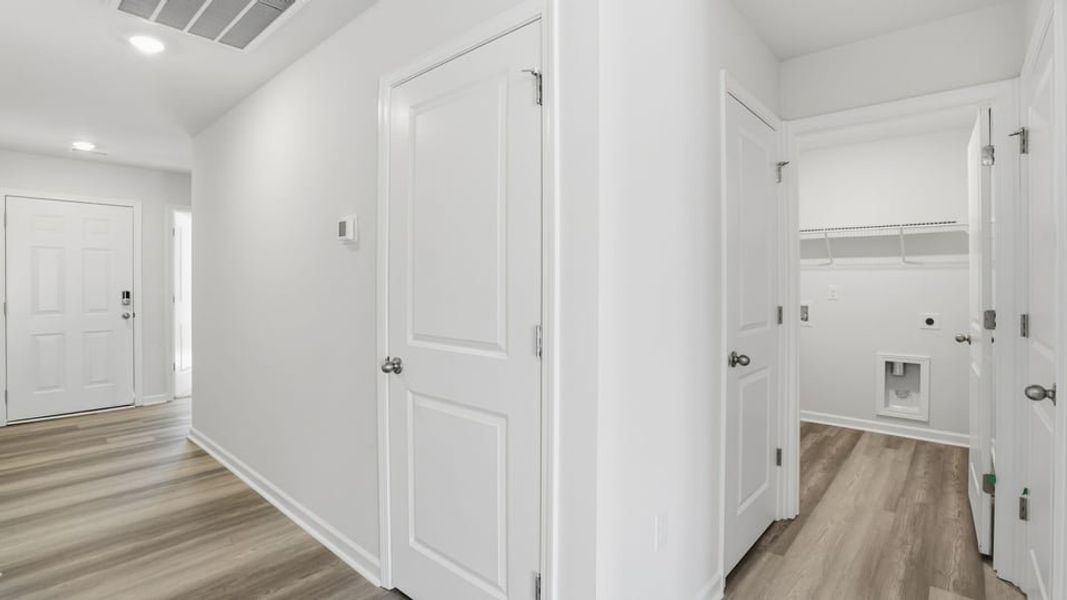 Spacious, unfurnished interior of a new home in Seneca Falls, Seneca (Image 14).